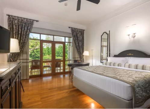 CENTARA_GRAND_BEACH_RESORT